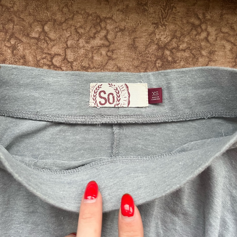 Gray skirt - Picture 2 of 3